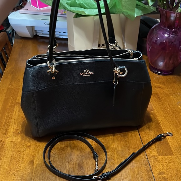 Sold 🟥 - Picture 2 of 15